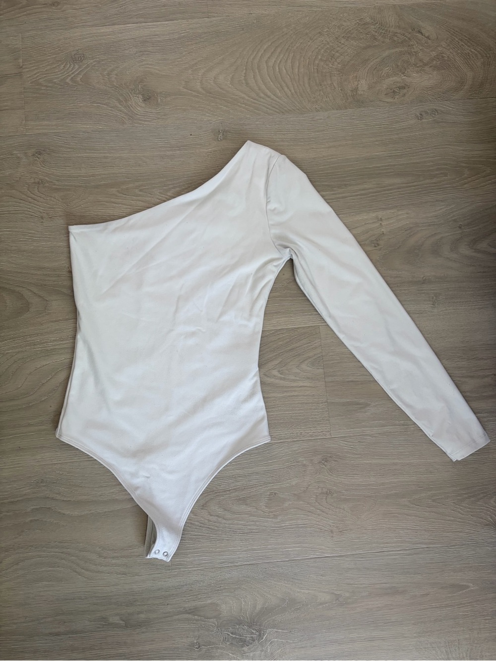 Abercrombie & Fitch White One-Shoulder Long-Sleeve Bodysuit